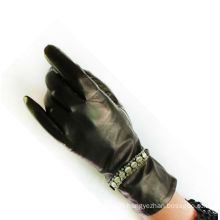 fashion new style swany gloves with a pearl chain